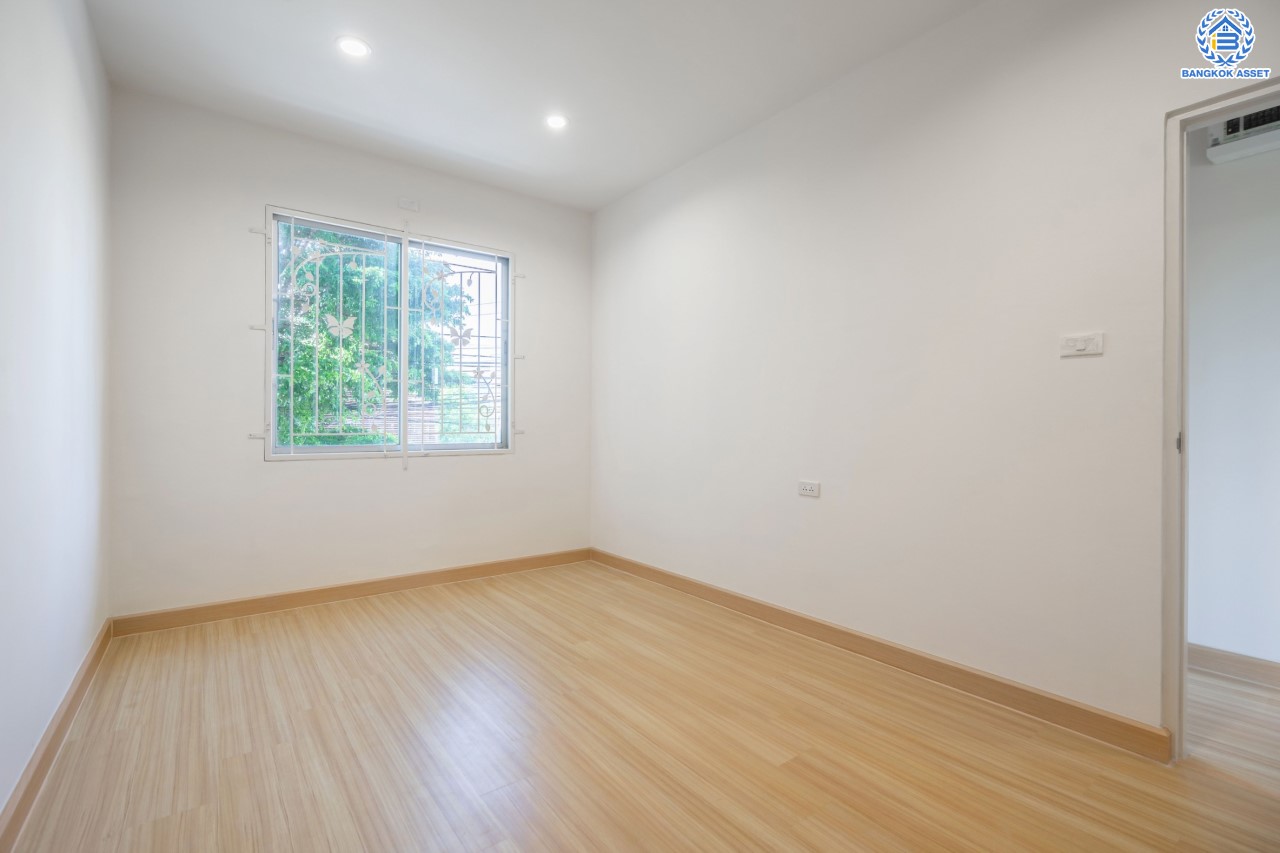 บ้านมือสองตกแต่งใหม่ ม.อารียา เดอะคัลเลอร์ เกษตร1 เนื้อที่ 21.1 ตร.ว. ฟังก์ชัน 3 ห้องนอน 2 ห้องน้ำ จอดรถได้ 1 คัน ชีวิตแสนสงบ สภาพแวดล้อมเยี่ยม เชื่อมต่อ ถ.ประเสริฐมนูกิจ, ถ.เกษตร-นวมินทร์ ใกล้ ม.เกษตร, รถไฟฟ้าสายสีเขียว "สถานีเสนานิคม" และทางด่วน "ฉลองรัช"